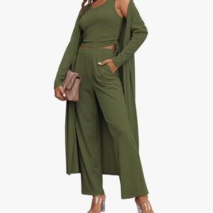 ⭐️NWOT⭐️Three piece lounge wear set-green